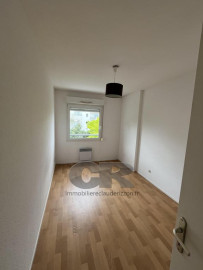 
                                                                                        Location
                                                                                         A LOUER 2 PIECES AVEC PARKING - secteur hopital central - Bonsecours