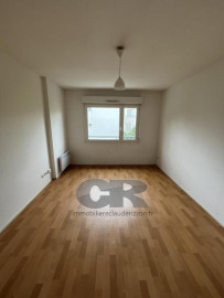 
                                                                                        Location
                                                                                         A LOUER 2 PIECES AVEC PARKING - secteur hopital central - Bonsecours