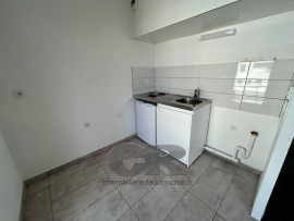 
                                                                                        Location
                                                                                         A LOUER 2 PIECES CENTRE VILLE