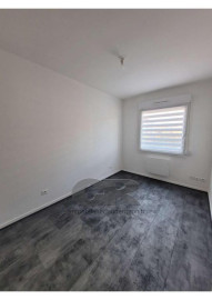 
                                                                                        Location
                                                                                         a louer 2 pieces hopital central