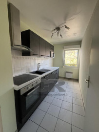 
                                                                                        Location
                                                                                         A LOUER 3 PIECES