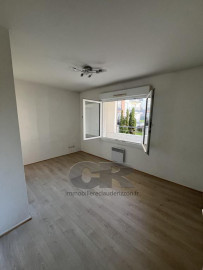 
                                                                                        Location
                                                                                         A LOUER 3 PIECES
