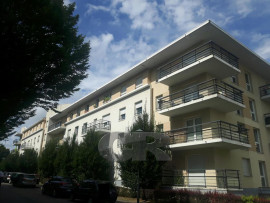 
                                                                        Location
                                                                         a louer 3 pieces hopital central