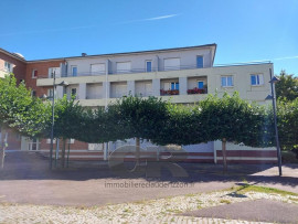 
                                                                                        Location
                                                                                         A LOUER