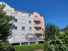 
                                                                                        Location
                                                                                         A LOUER