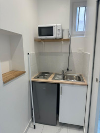 
                                                                                        Location
                                                                                         À louer à Neuilly-sur-Seine, charmant appartement de 13m² (loyer tout inclus)