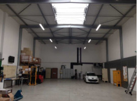 
                                                                                        Location
                                                                                         À louer / À vendre - locaux industriels non divisibles de 1 561 m² à Saint-Quentin