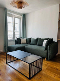 
                                                                                        Location
                                                                                         À louer appartement meublé 42.5m2 Paris 18 Château