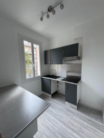 
                                                                                        Location
                                                                                         À louer – Appartement T2/T3 rénové – Marseille 5e