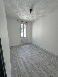 
                                                                                        Location
                                                                                         À louer – Appartement T2/T3 rénové – Marseille 5e