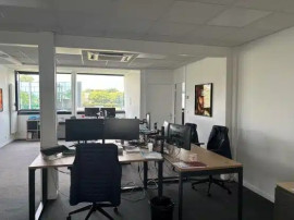 
                                                                                        Location
                                                                                         À louer – Bureaux de 1 711 m² à Mont-Saint-Aignan – Seine-Maritime (76)
