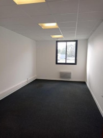 
                                                                                        Location
                                                                                         À louer – Bureaux de 20 à 100 m²  et ateliers de 60 à 330 m² en hôtel d'entreprises à proximité de Nantes – Pays de la Loire (44)