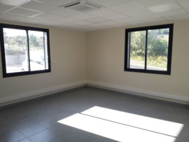 
                                                                                        Location
                                                                                         À louer – Bureaux de 25 à 170 m² en Hôtel d'entreprises à Narbonne – Aude (11)