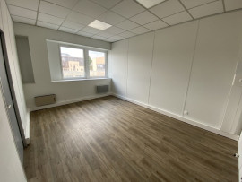 
                                                                                        Location
                                                                                         À louer – Bureaux de 45 à 71 m² et un atelier de 599 m² en hôtel d'entreprises à Nantes – Pays de la Loire (44)