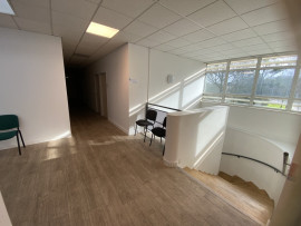
                                                                                        Location
                                                                                         À louer – Bureaux de 49 à 125 m² en hôtel d'entreprises à Nantes – Pays de la Loire (44)