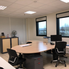 
                                                                                        Location
                                                                                         À louer - bureaux de 500 m² à Arques