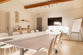 
                                                                                        Location
                                                                                         À louer - bureaux non divisibles de 12 m² à L'Isle-sur-la-Sorgue à proximité d'Avignon (84)