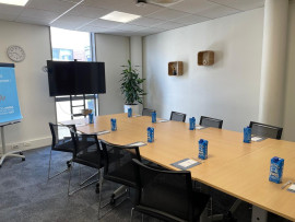 
                                                                                        Location
                                                                                         À louer – Bureaux privatifs de 13 à 22 m² et postes en coworking dans le quartier Euronantes de Nant