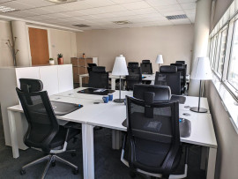 
                                                                                        Location
                                                                                         À louer – Bureaux privatifs de 13 à 22 m² et postes en coworking dans le quartier Euronantes de Nantes – Loire-Atlantique (44)