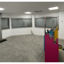 
                                                                                        Location
                                                                                         À louer - Cellule industrielle de 387 m² à Gasville-Oisème proche de Chartres (28)