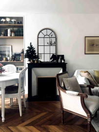 Location
À LOUER – Charmant appartement de style parisien de 70 m², soigneusement meublé. (loyer tout inclus)