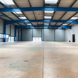 
                                                                                        Location
                                                                                         À louer - entrepôt de 2 300 m² à Montchanin à proximité du Creusot (71)