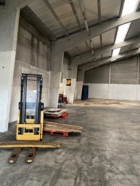 
                                                                                        Location
                                                                                         À louer – Entrepôt de 750 m² disponible au sein de la ZI des Dunes à Calais – Pas-de-Calais (62)