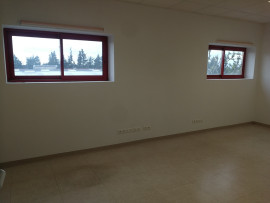 
                                                                                        Location
                                                                                         À louer – Entrepôt de 8 500 m² à Orange