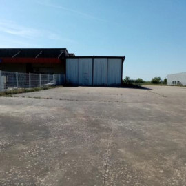 
                                                                                        Location
                                                                                         À louer - Entrepôt industriel de 200 m² à Oucques La Nouvelle, Loir-et-Cher (41)