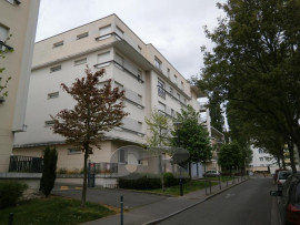 
                                                                                        Location
                                                                                         A LOUER F1 AVEC PARKING - secteur BONSECOURS