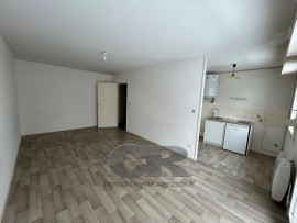 
                                                                                        Location
                                                                                         a louer f1bis sur brabois avec parking