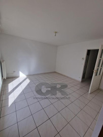 
                                                                                        Location
                                                                                         A LOUER F2 avec box en sous-sol