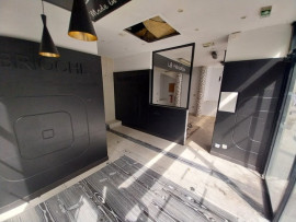 
                                                                                        Location
                                                                                         À louer - Local commercial 175 m² à Marseille - Bouches-du-Rhône (13)