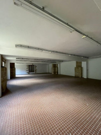 
                                                                                        Location
                                                                                         À louer – Local d'activités de 1 000 m² à Foix – Ariège (09)