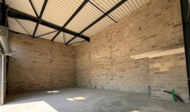 
                                                                                        Vente
                                                                                         À louer – Local d'activités de 104 m² à Vedène – Vaucluse (84)