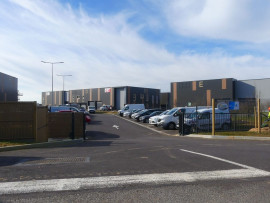 
                                                                                        Location
                                                                                         À louer - Local d'activités de 555 m² dans le Parc D'activités du Mesnil, à proximité du Havre - Sei