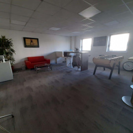 
                                                                                        Location
                                                                                         À louer – Local d'activités de 690 m² à Argenteuil – Val d'Oise (95)