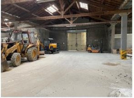 
                                                                        Location
                                                                         À louer – Local Industriel de 2 400 m² à Bollène – Vaucluse (84)