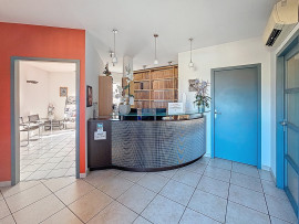 
                                                                                        Location
                                                                                         A louer local proffessionnel Piolenc 190m2