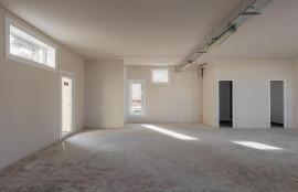 
                                                                                        Location
                                                                                         À louer – Locaux d'activités de 30 à 250 m² dédiés à l'artisanat et aux métiers d'art à  Ivry-sur-Se