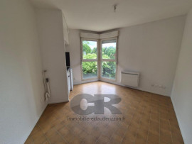 
                                                                                        Location
                                                                                         A LOUER - STUDIO - DEVANT LES PONTS