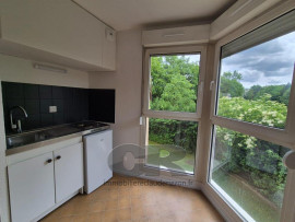 
                                                                                        Location
                                                                                         A LOUER - STUDIO - DEVANT LES PONTS