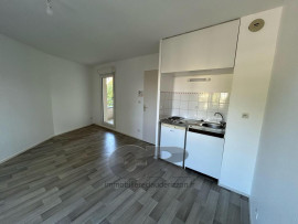 
                                                                                        Location
                                                                                         A LOUER STUDIO SECTEUR HOPITAL CENTRAL