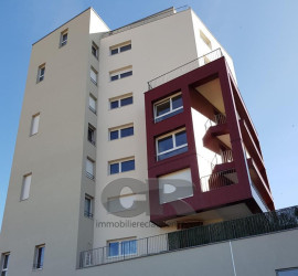 
                                                                                        Location
                                                                                         A LOUER - SUBLIME T5 EN DUPLEX - METZ SAMPHITHEATRE