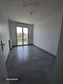 
                                                                                        Location
                                                                                         A LOUER T3 récent avec 2 parkings