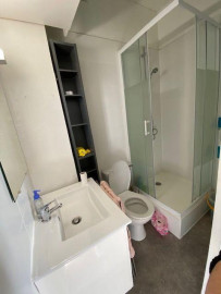 
                                                                                        Location
                                                                                         À louerv - Studio fonctionnel de 20 m²