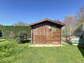
                                                                                        Vente
                                                                                         A SAINT-LÔ, Maison de 98 m2 rénové avec soin proche des comm