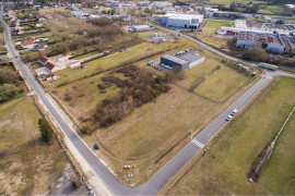 
                                                                                        Vente
                                                                                         À vendre – 5,6 hectares de terrains Industriels à Châteauroux ouest – Indre (36)