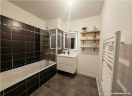 
                                                                                        Vente
                                                                                         À Vendre – Appartement 3 pièces avec balcon – 64 m² – Grenoble