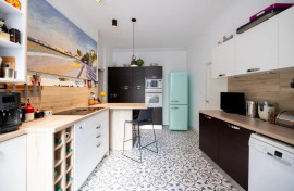 
                                                                                        Vente
                                                                                         À VENDRE - APPARTEMENT 6P 167M² - NICE CARABACEL